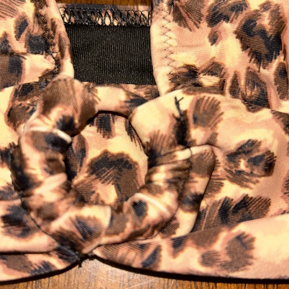 Aerie Longline Plunge Leopard Ring
Mesh High Cut Cheeky Bikini Top Set Size S - Picture 10 of 15